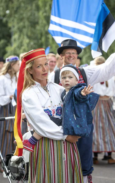Tallinn Estland Juli 2019 Personer Traditionella Estniska Kläder Song Festival — Stockfoto