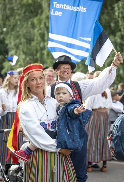 Tallinn Estonie Juillet 2019 Les Gens Vêtements Traditionnels Estoniens Sur — Photo