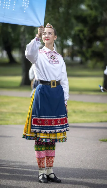 Таллинн Эстония Июля 2019 Года Женщина Традиционной Эстонской Одежде Песенном — стоковое фото