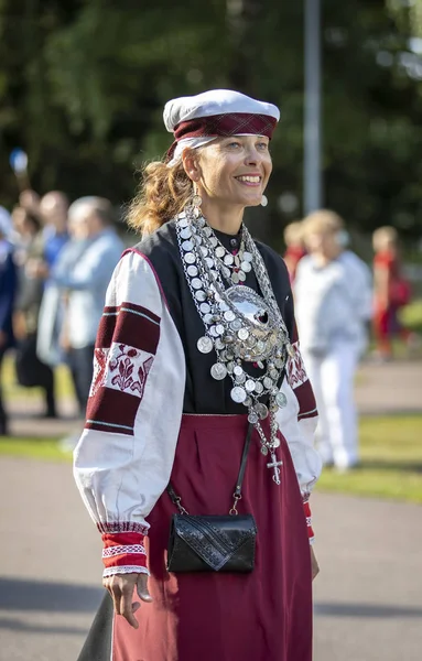 Tallinn Estonsko Červenec 2019 Lidé Tradičním Estonském Oblečení Festivalu Písní — Stock fotografie