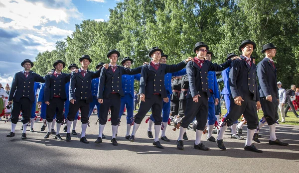 Таллінн Естонія Липня 2019 Люди Традиційній Естонській Одязі Співочому Кінофестивалі — стокове фото