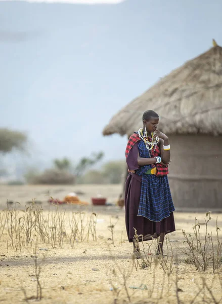 Аруша Танзанія Вересня 2019 Красиві Жінки Масаї Відпочиваючи Межами Свого — стокове фото