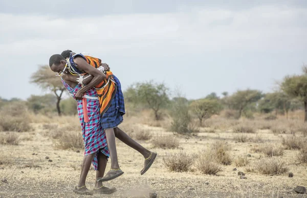 Arusha Tanzanie Septembre 2019 Les Guerriers Maasai Luttent Dans Une — Photo