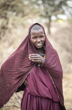 Arusha, Tanzanya, 7 Eylül 2019: Masai 'li genç bir kadının portresi