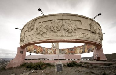 Ulaanbaatar, Moğolistan - 2 Eylül 2017: Zaisan Anıtı, Zaisan Tepesi 'ndeki Sovyet döneminden kalma bir anıt