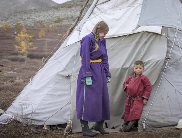 Vita Dentro Yurta Tsaatan Mongolia — Foto Stock