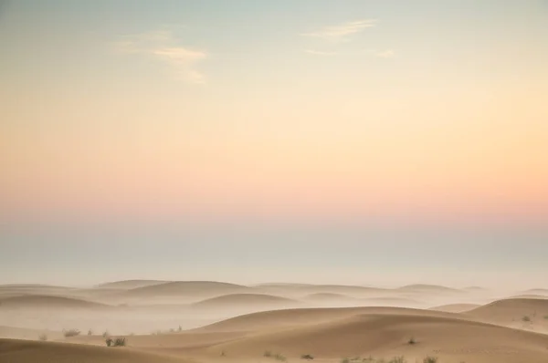 Zonsopgang Boven Een Mistige Woestijn Bij Dubai — Stockfoto