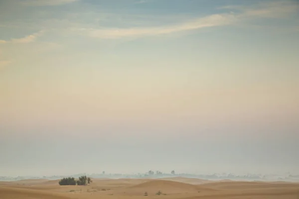 Lever Soleil Sur Désert Brumeux Près Dubaï — Photo