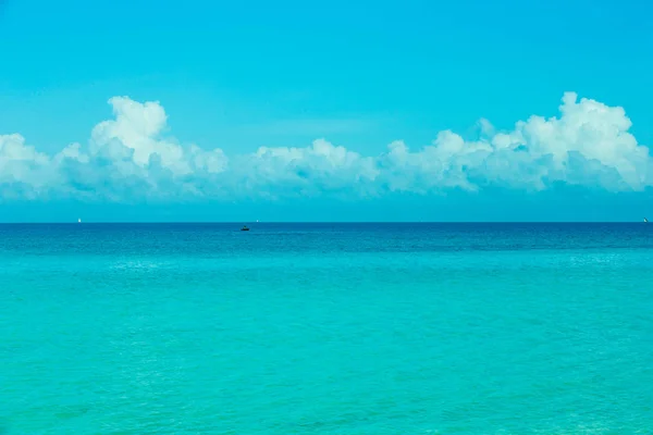Голубой Цвет Берега Океана — стоковое фото