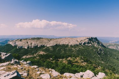 Katalonya İspanya dağlarında yer alan manzara.