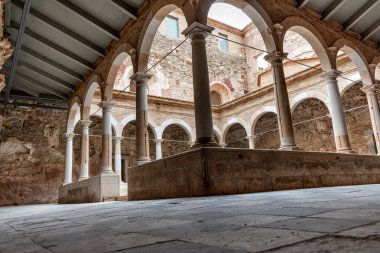 12. yüzyılda kurulan Escaladei, Carthusian Manastırı alt manastır. Katalonya bulunan.
