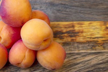 Kesme ahşap kayısı seti.