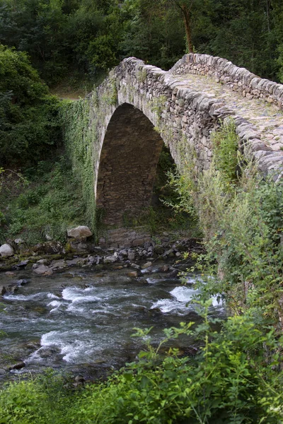 Můstek La Margineda. Středověký most nacházející se v Andorře. — Stock fotografie