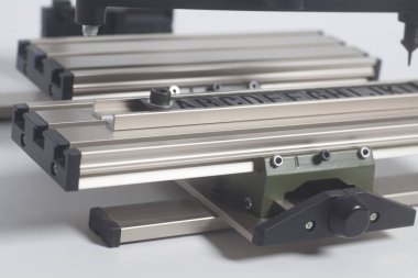 Aygıt Pantograf gravür Tipo alfabesi ile beyaz bir arka plan üzerinde