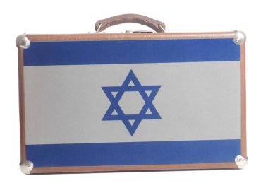 Vintage seyahat bavul beyaz bir arka plan üzerinde izole İsrail bayrağı ile