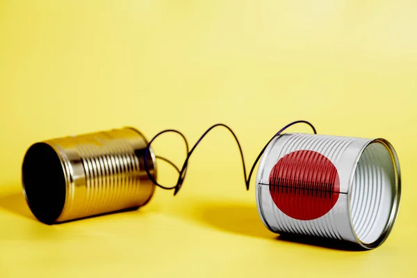 Plåtburk Telefon Med Japan Flag Communication Koncept Gula — Stockfoto