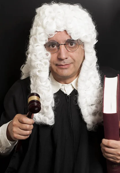 Portret Mężczyzna Prawnik Holding Sędzia Młotek Książki Czarny — Zdjęcie stockowe