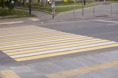 Zebra Rating yürüyüş yolu yaya geçidi şehir de yol