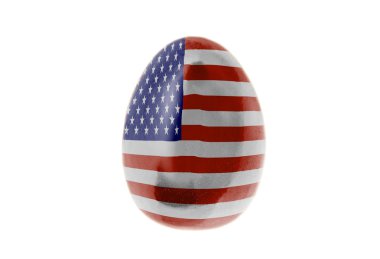 Paskalya yumurtası ile ABD bayrağı Isolated beyaz arka plan üzerinde