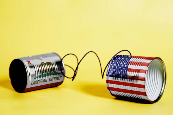 米国および米国カリフォルニア州 Flags Communication コンセプト黄色缶電話 — ストック写真