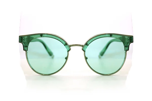 Gafas verdes. sobre fondo blanco. foto —  Fotos de Stock