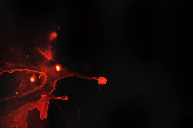 siyah bir zemin üzerine kırmızı arka plan. Fotoğraf