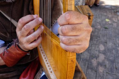 lira antika müzik aleti