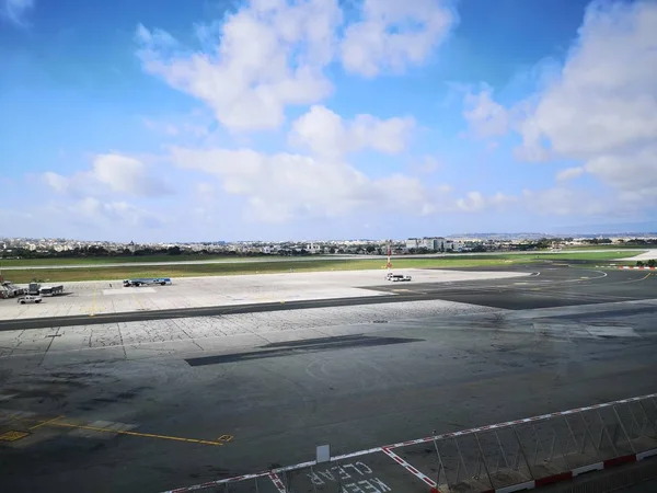 Malta 'daki Luqa havaalanı pisti