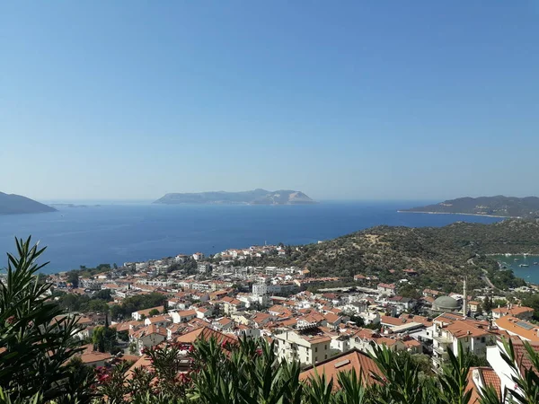 Kastellorizo Adası (Megisti olarak da bilinir) Akdeniz 'de güzel bir turistik yerdir.