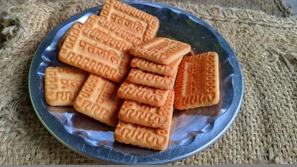 Chomu, Jaipur, Hindistan-21 Mart 2020; Patanjali bisküvileri. Yığılmış Tereyağlı Bisküviler (yakın çekim) zemin arkaplanda