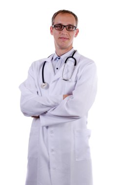 Doktor gözlük ve sabahlık beyaz zemin üzerinde bir stetoskop ile