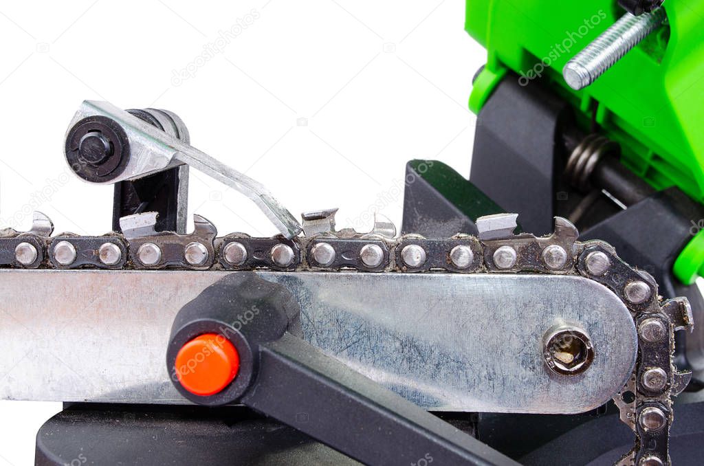 Chainsaw for a sharpening machine