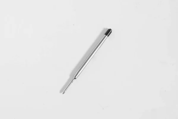 Επαναπλήρωση πένας σε λευκό απομονωμένο φόντο. αριστερή όψη — Φωτογραφία Αρχείου