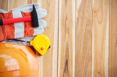 Ahşap masa arka plan kopya alanı ile Emanet ekipman ve araç kiti