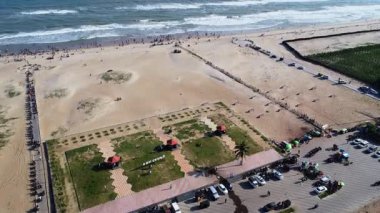  Halk plajı. Hindistan 'daki paradeep plajının havadan görünüşü.