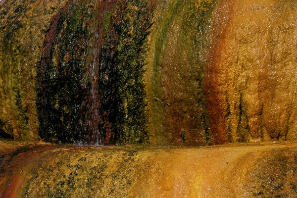 Doku taş soyut oluşumu