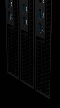 Ön panelleri ve aydınlatılmış portları gösteren ISP sunucu kulelerinin profesyonel 3D görüntüleme. Donanım teknolojisi IT görselleri için siyah arkaplanda izole edilmiştir.