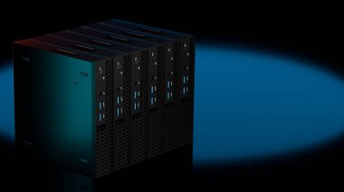 Metalik gövdeli ve mavi yansıtıcı ışıltılı birden fazla kule gösteren üç boyutlu ISP sunucu kümesi. Profesyonel IT donanımı kopyalama alanı ile siyah arkaplan üzerinde izole edilir.