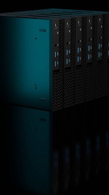 Metalik kaplamalı ve siyanür mavisi parlayan yüksek kaliteli bir ISP sunucu yığını. Profesyonel IT donanımı kopyalama alanı ile siyah arkaplan üzerinde izole edilir.