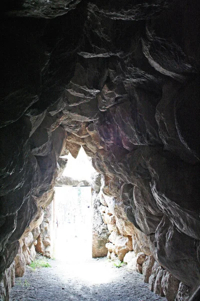 Túnel Cruzando Pirámide Yerkapi Sitio Arqueológico Hattusa Antigua Ciudad Hittiti — Foto de Stock