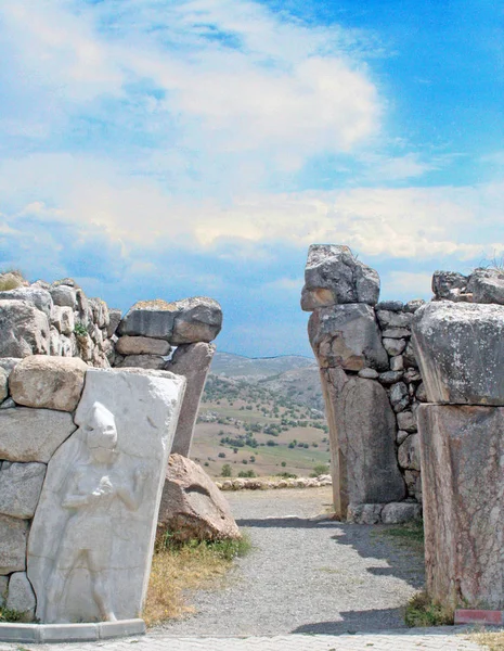 Hattusa Hittiti 터키의 도시의 고고학 사이트에 라이온 게이트 — 스톡 사진