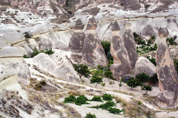 Muhteşem Kaya Oluşumları Peri Bacaları Vadisi Göreme Içinde Kapadokya Denir — Stok fotoğraf