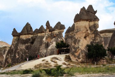Uçhisar Vadisi 'nin muhteşem manzarası, Kapadokya, Türkiye