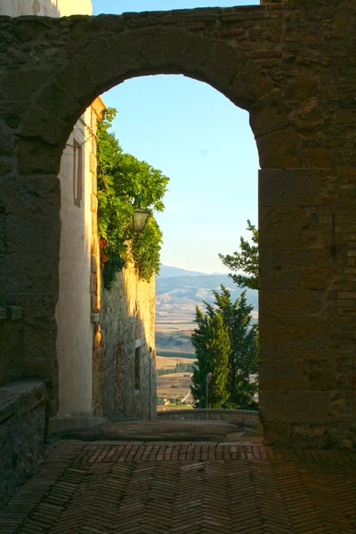 Toscaanse Platteland Bekeken Een Archway Pienza Toscane Italië — Stockfoto