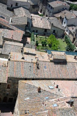 San Gimignano, İtalya - 28/07/2011 - eski şehir ve onun kulelerinin kırsal görünümü