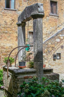 Eski bir courtryard Toskana, Siena, İtalya iyi