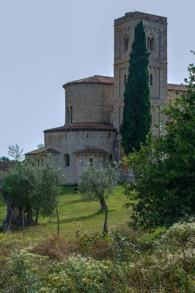 토스카나 시골에서 Sant Antimo의 수도원 — 스톡 사진