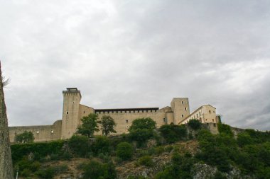 Rocca Albornoziana, Albornoz kale Sant'Elia tepenin üstünde. Spoleto, Umbria, İtalya