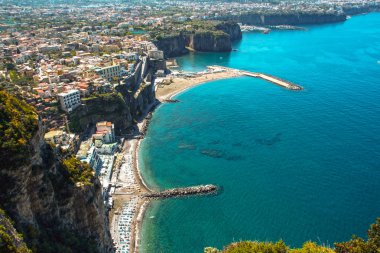 Sorrento yarımadası ve körfezi manzarası, Napoli, İtalya