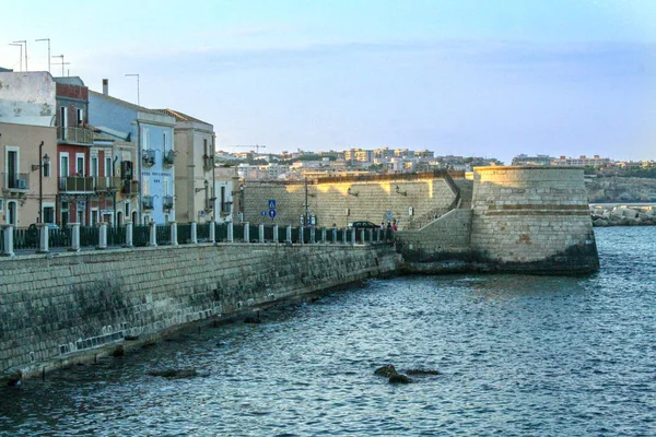 Siracusa Italia Agosto 2010 Veduta Dell Isola Ortigia Circondata Antiche — Foto Stock